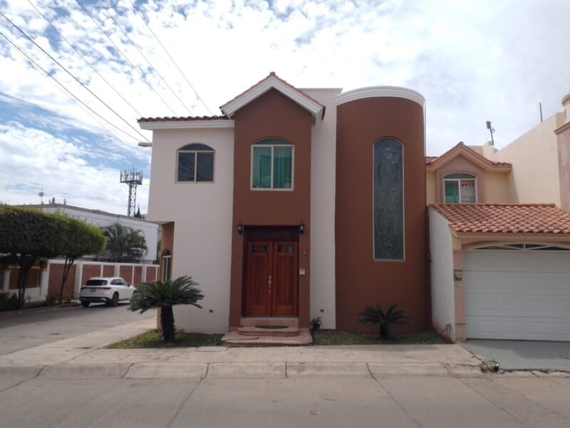 Casa en Venta en Privada cerca de C.U., Culiacán
