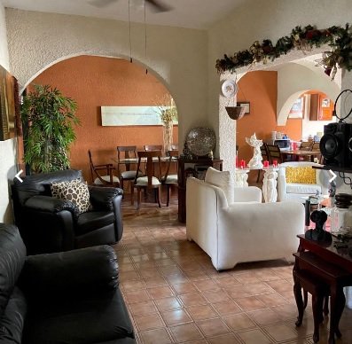 Céntrica Casa con Local Comercial en Culiacán