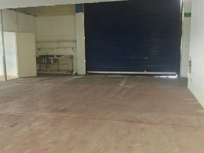 Bodega con Local Calzada Heroico Colegio Militar en Culiacán