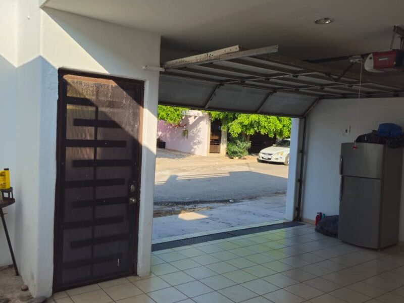 Casa en Fracc. Prados del Sur (sector Barrancos), Culiacán