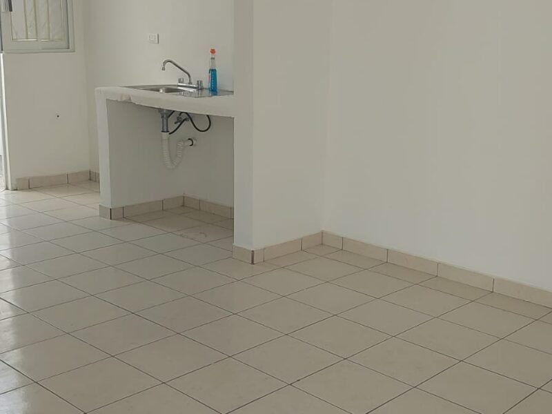 Casa en Fracc. Los Lirios (sector Los Mezcales, Loma de Rodriguera)