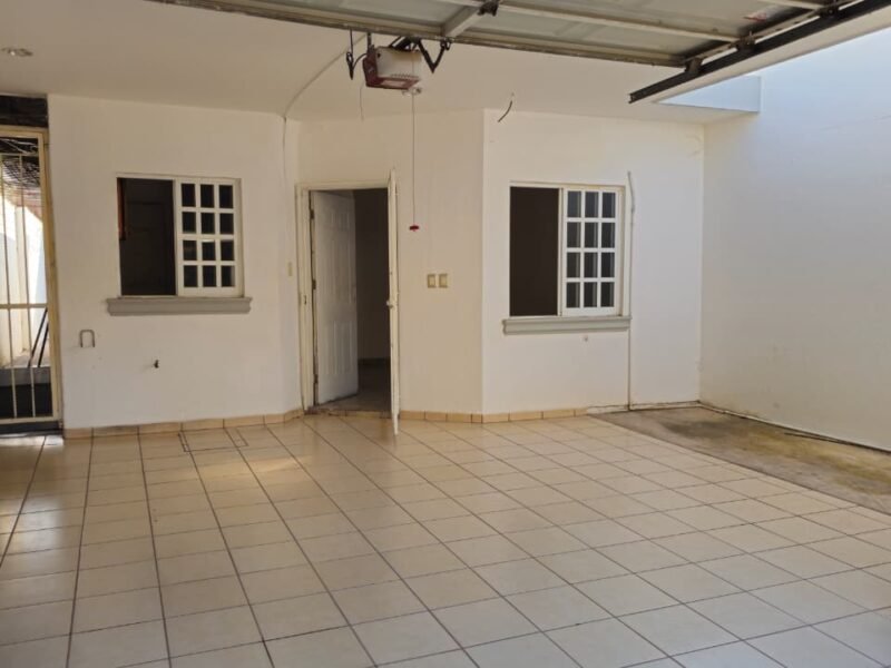 Casa en Fracc. Prados del Sur (sector Barrancos), Culiacán