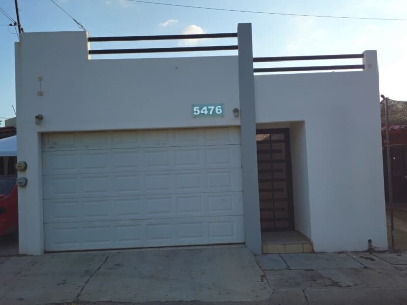 Casa en Fracc. Prados del Sur (sector Barrancos), Culiacán