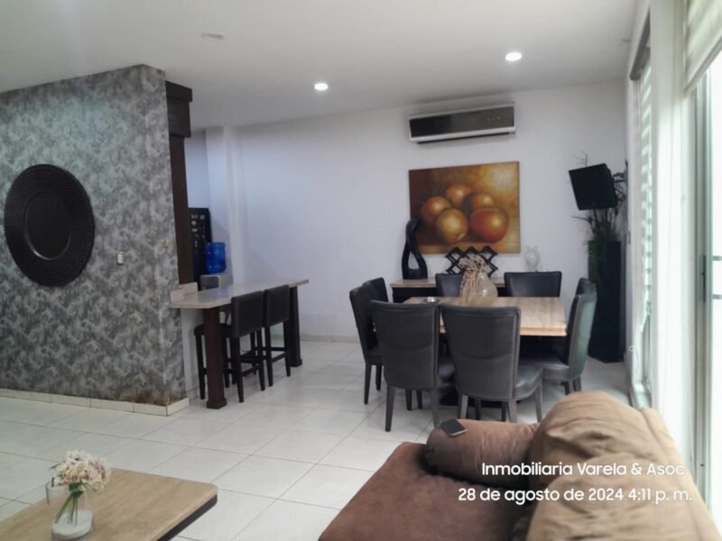 Oportunidad Casa en Tres Niveles Fracc. Montebello (Sector Galerías San Miguel), Culiacán