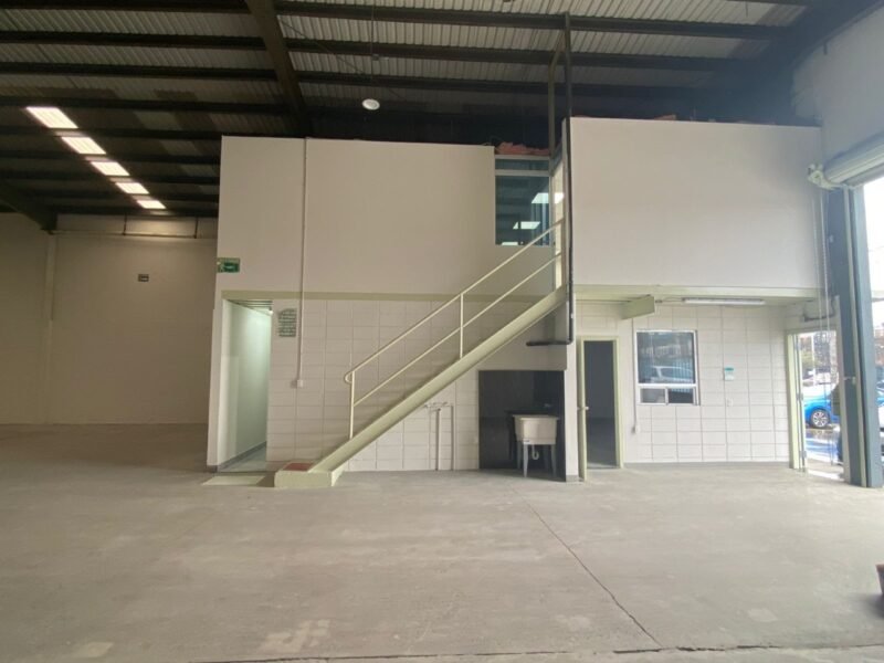 Bodega Comercial en Renta a unas cuadras de la Garita de Otay, Tijuana B. C.