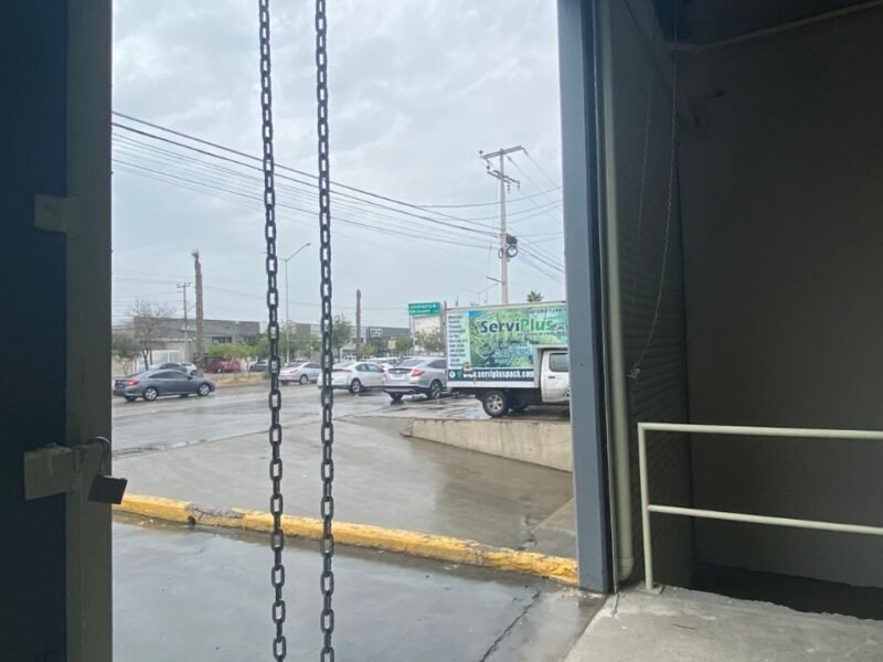 Bodega Comercial en Renta a unas cuadras de la Garita de Otay, Tijuana B. C.