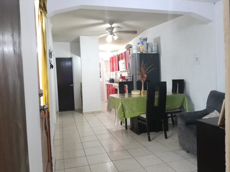 Casa en Fracc. UrbiVilla del Roble (Sector Barrancos), Culiacán