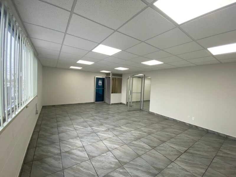 Bodega Comercial en Renta a unas cuadras de la Garita de Otay, Tijuana B. C.