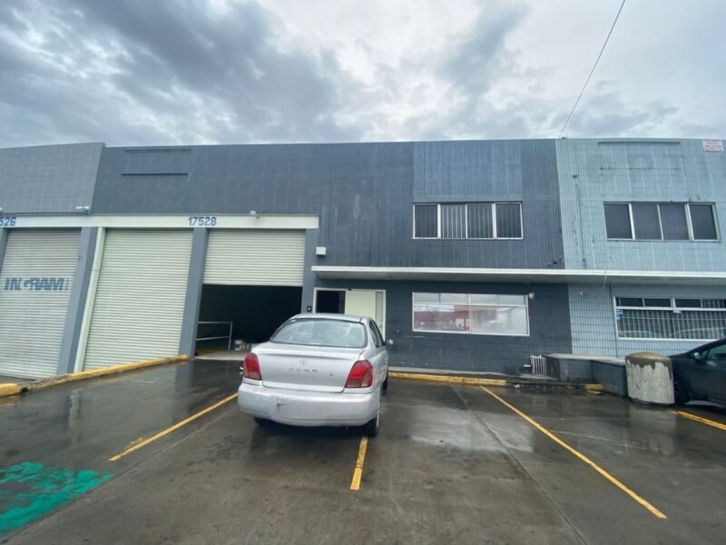 Bodega Comercial en Renta a unas cuadras de la Garita de Otay, Tijuana B. C.