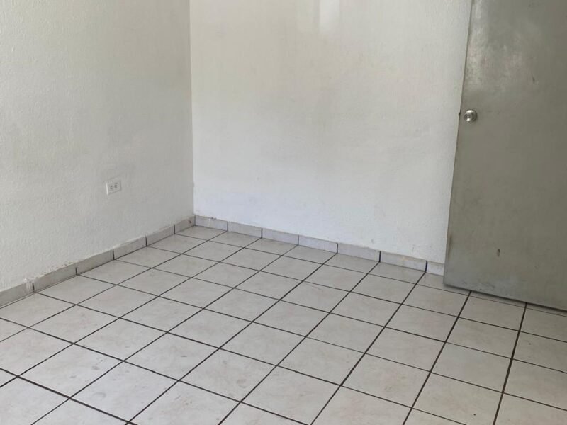 Casa en Fracc. Universidad 94 (Sector Plaza Sendero), Culiacán.