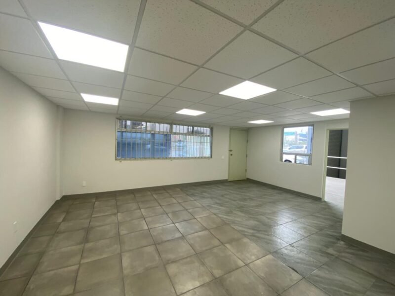 Bodega Comercial en Renta a unas cuadras de la Garita de Otay, Tijuana B. C.