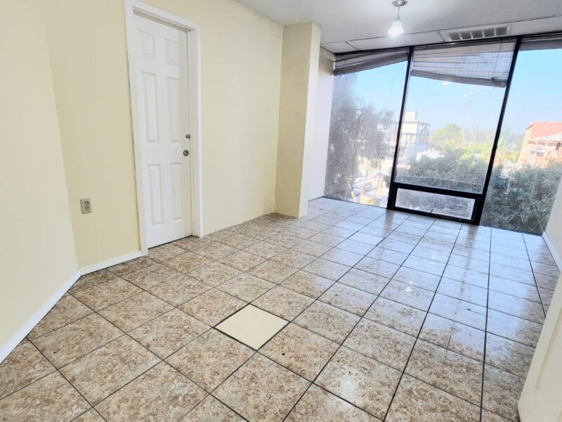 Oficina / Consultorio 15 mts. en Zona Río Tijuana