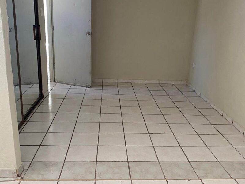 Casa en Fracc. Universidad 94 (Sector Plaza Sendero), Culiacán.