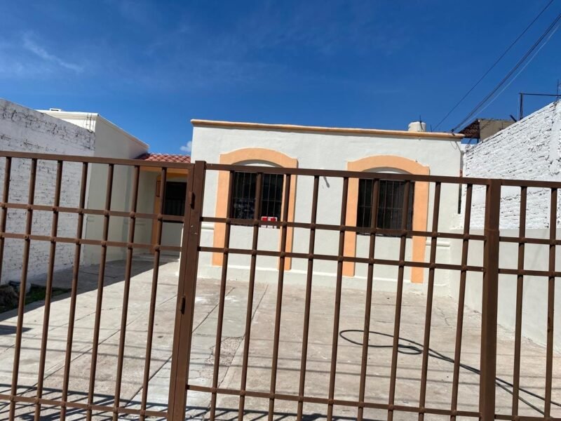 Casa en Fracc. Universidad 94 (Sector Plaza Sendero), Culiacán.