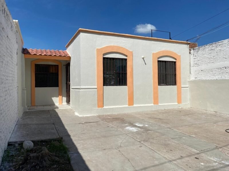 Casa en Fracc. Universidad 94 (Sector Plaza Sendero), Culiacán.